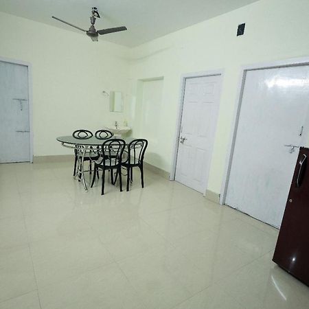 Toms Villa Along National Highway Thrissur At Nadathara Exterior foto