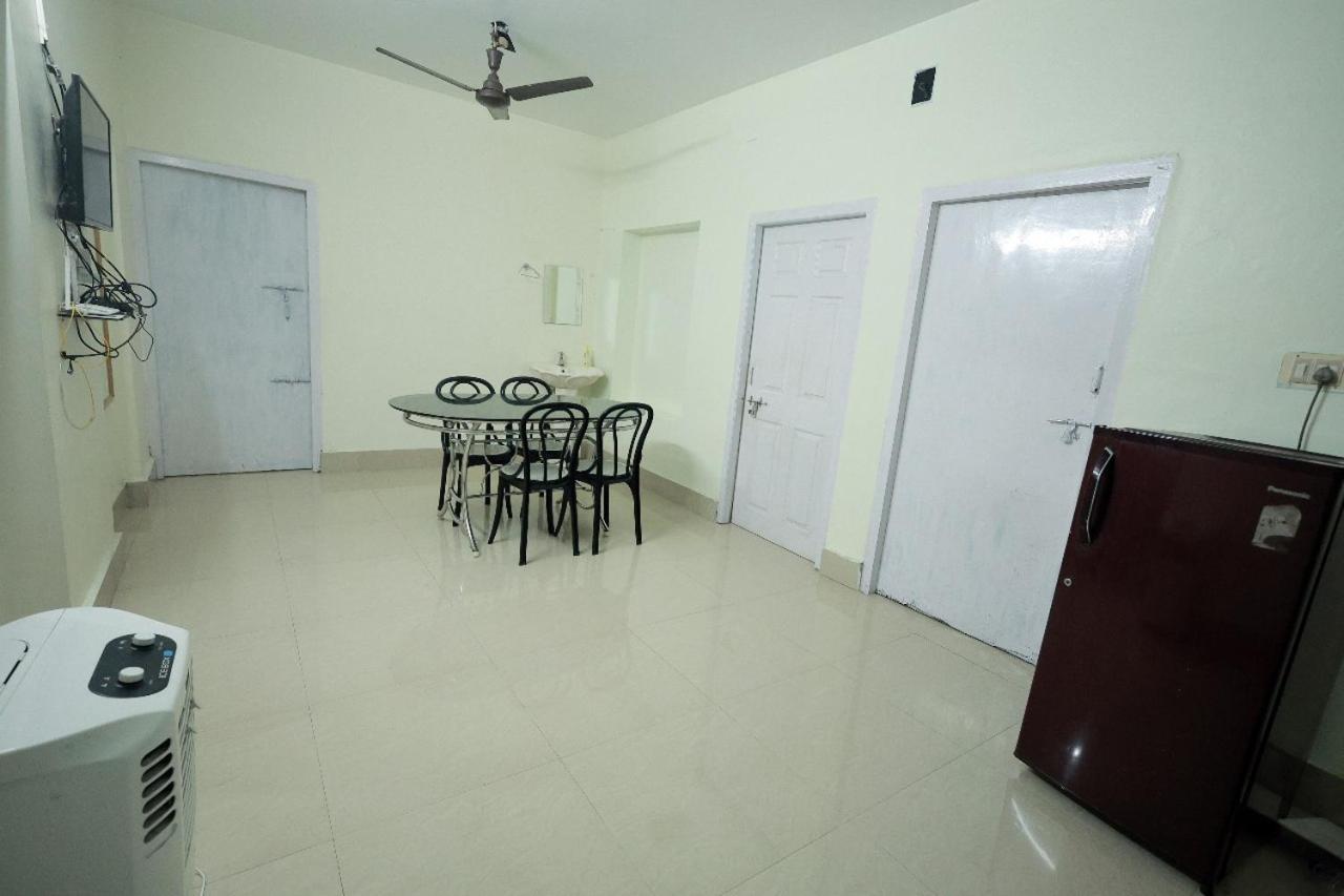 Toms Villa Along National Highway Thrissur At Nadathara Exterior foto
